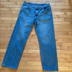 Wrangler Relaxed Fit straight leg Denim Blue Jeans 34x32